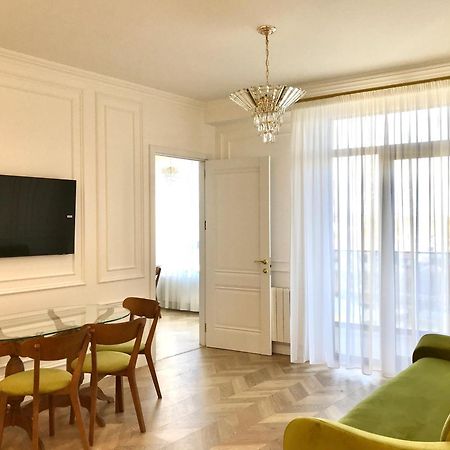 Brand New 1-Bedroom Apartment In City Centre Gori Exterior photo