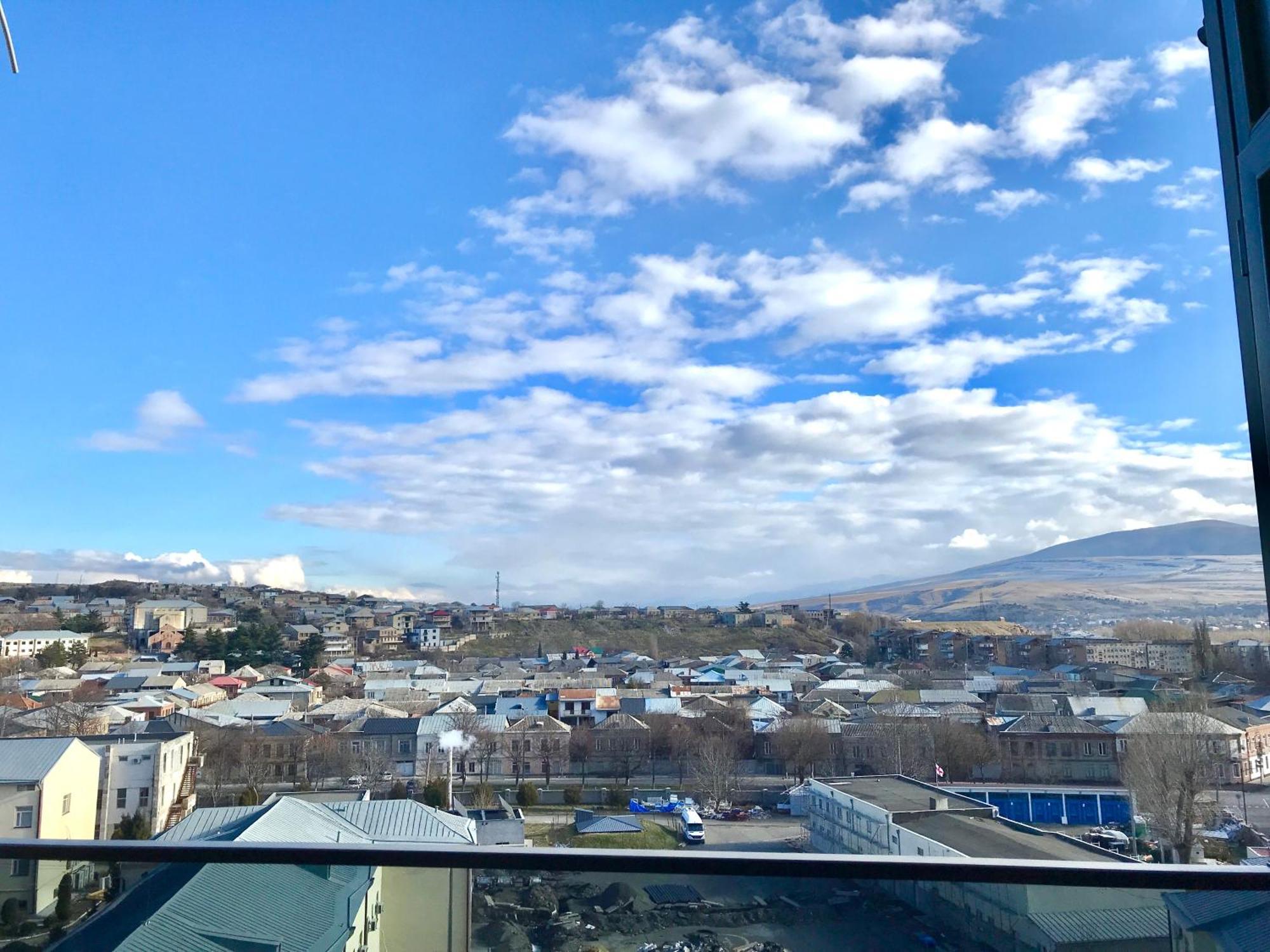 Brand New 1-Bedroom Apartment In City Centre Gori Exterior photo